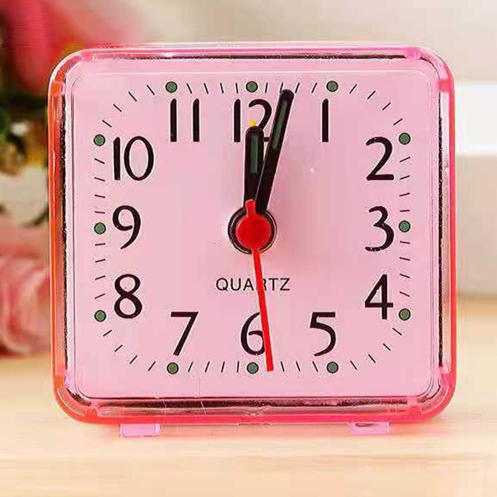 Small Quartz Battery Powered Alarm Clock with Beeping Sound Easy to Read Numbers for Bedside Practical For Wake Up Solution